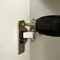 RealG RC-K-2299 Mini akumulátorová vŕtačka / skrutkovač 12 V, 2x 1,5 Ah batérie, LED osvetlenie, kufrík