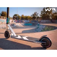 SOKE 1511 Freestylová kolobežka XTR Phantom Chrome Edition, strieborná a čierna