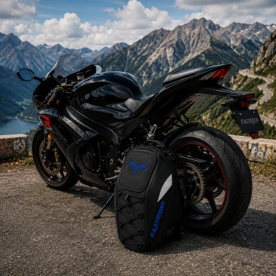 RealG RC-K-2445 Motocyklová brašna na sedlo s funkcí batohu 2 v 1, 45 l, černá