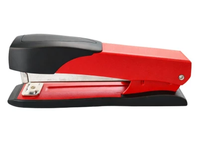 Verk 27844 Kovová kancelářská sešívačka ergonomická, červeno-černá