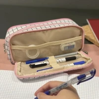 Maaleo 24514 Trojitý školský puzdro 3 v 1 s kockovaným vzorom, bielo-ružové