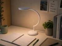 Verk 12421 Ohybná LED stolná lampa s dotykovým ovládaním, USB-C, biela