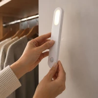 Verk 12425 LED svietidlo s pohybovým senzorom, magnetické, USB, 1,5 W, biele