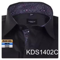 černá košile se zajímavými doplňky