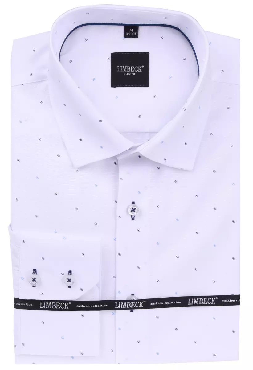 bílá košile s modrými doplňky