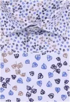modrobílá košile se zajímavým vzorem