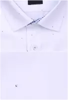 bílá košile s jemným modrým vzorem