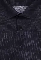 černá košile se zajímavým vzorem