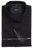 černá košile s jemnými doplňky