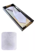 elegantní bílá svatební kravata s kapesníčkem