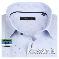 modrá košile s tmavě modrými doplňky