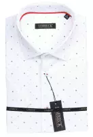 bílá košile s modrými a červenými doplňky