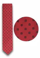 červená kravata se vzorem