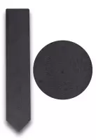 černá kravata se vzorem