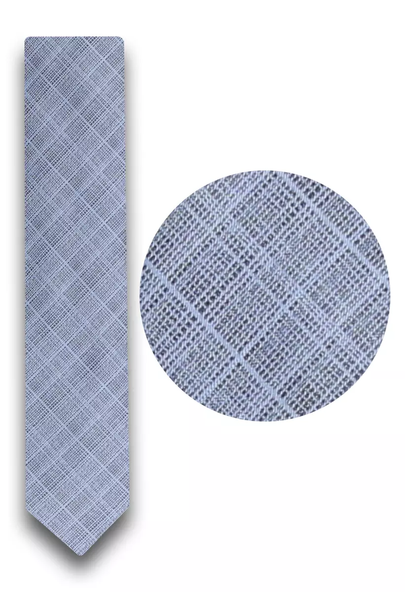 středně modrá kravata se vzorem