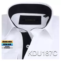 bílá košile s černými doplňky