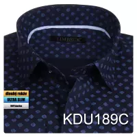 modrá košile s pěkným vzorem
