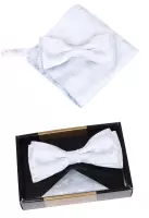 set motýlek a kapesníček světle modré barvy