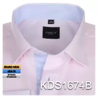 jemně růžová košile s modrými doplňky