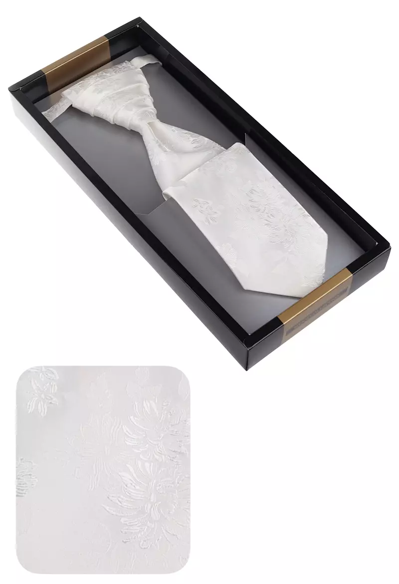 elegantní smetanová svatební kravata s kapesníčkem