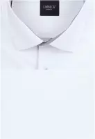 bílá košile s šedými doplňky