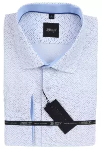bílá košile s jemným vzorem a doplňky