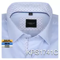 světle modrá košile se zajímavými prvky