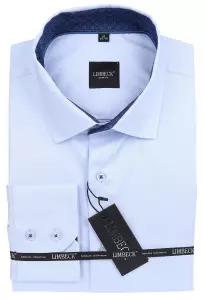 světle modrá košile se zajímavými doplňky
