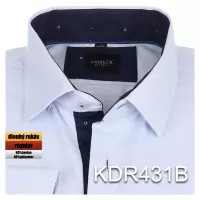 světle modrá košile s texturou a tmavými doplňky