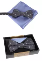 set motýlek a kapesníček modré a šedé barvy