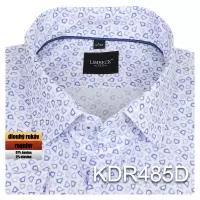 bílá košile s modrým vzorem a doplňky