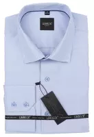 světle modrá košile s texturou