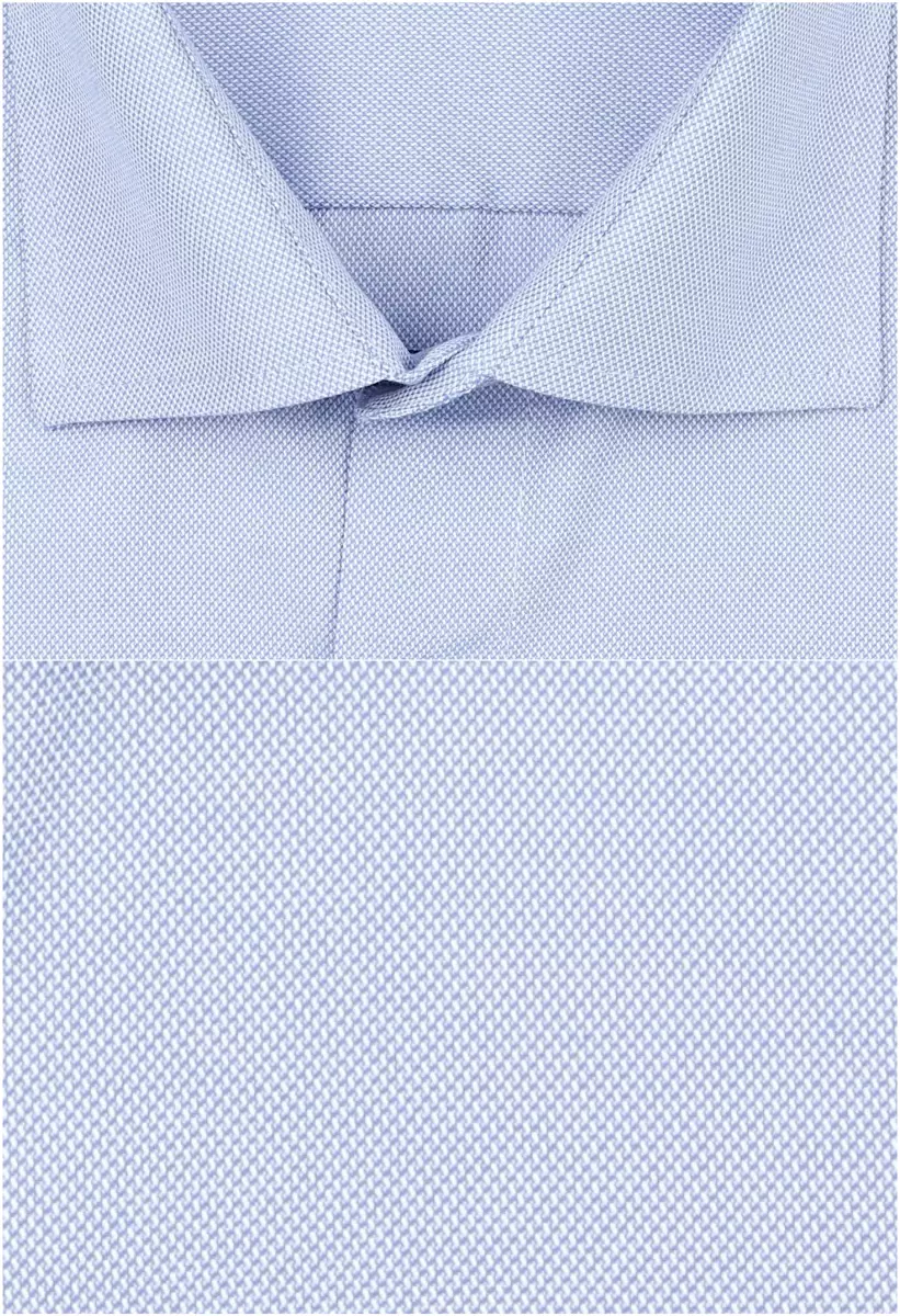 modrá košile s texturou a modrými doplňky