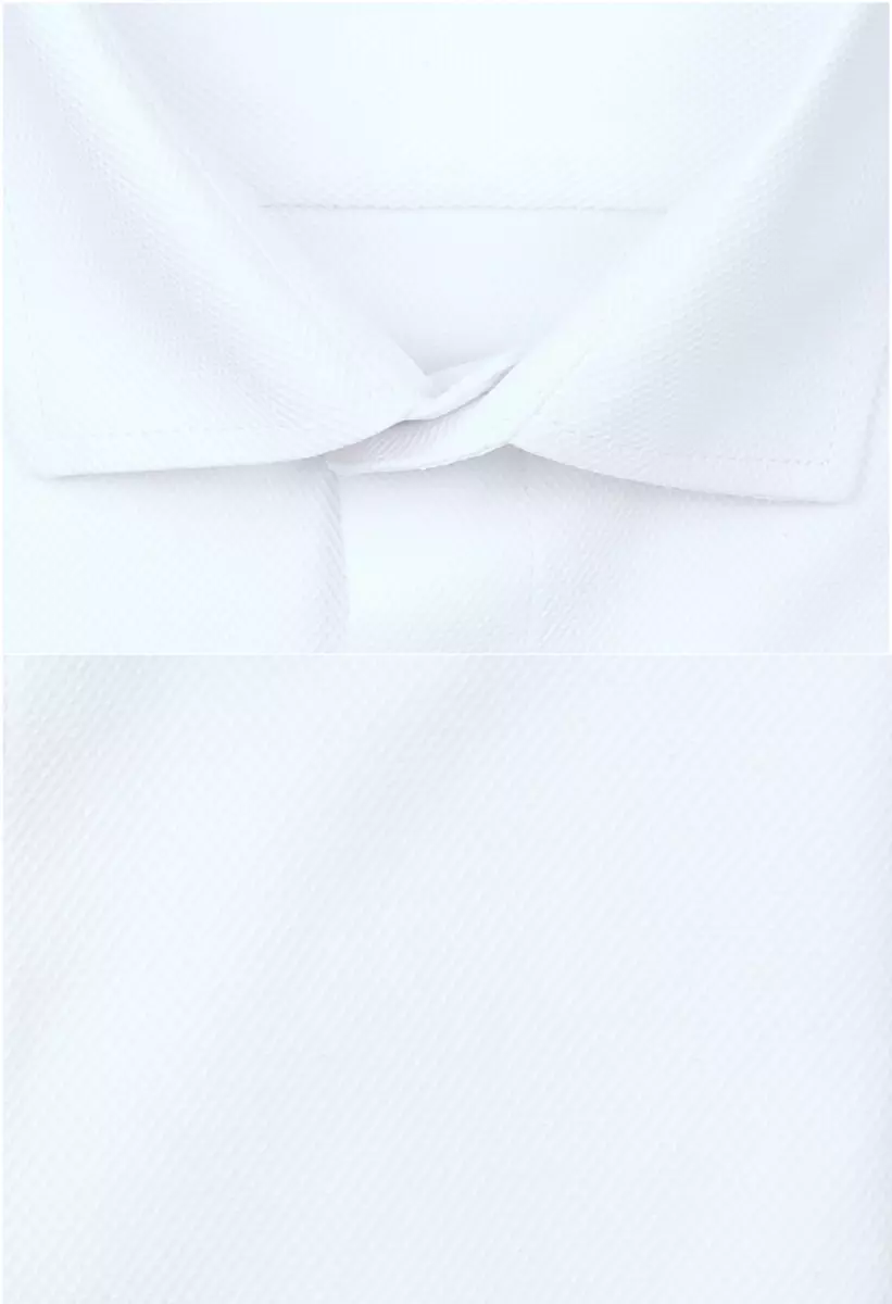 bílá jednobarevná košile s texturou