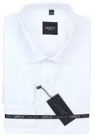 bílá jednobarevná košile