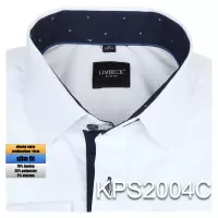 bílá košile se zajímavými doplňky