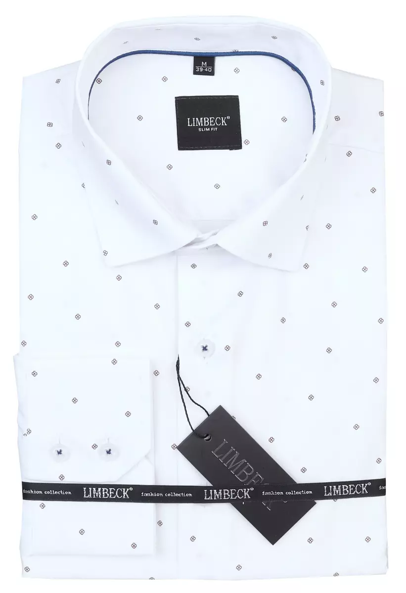 bílá košile s jemným vzorem a zajímavými doplňky