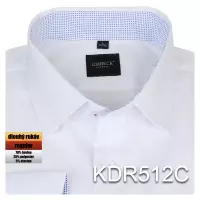 bílá košile s jemnými doplňky