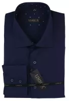 tmavě modrá košile s doplňky