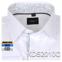 bílá košile se šedými doplňky