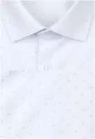 bílá košile s jemným vzorem