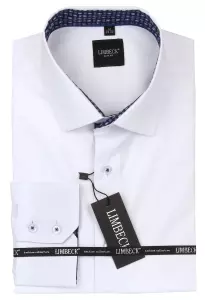 bílá košile s modrými doplňky