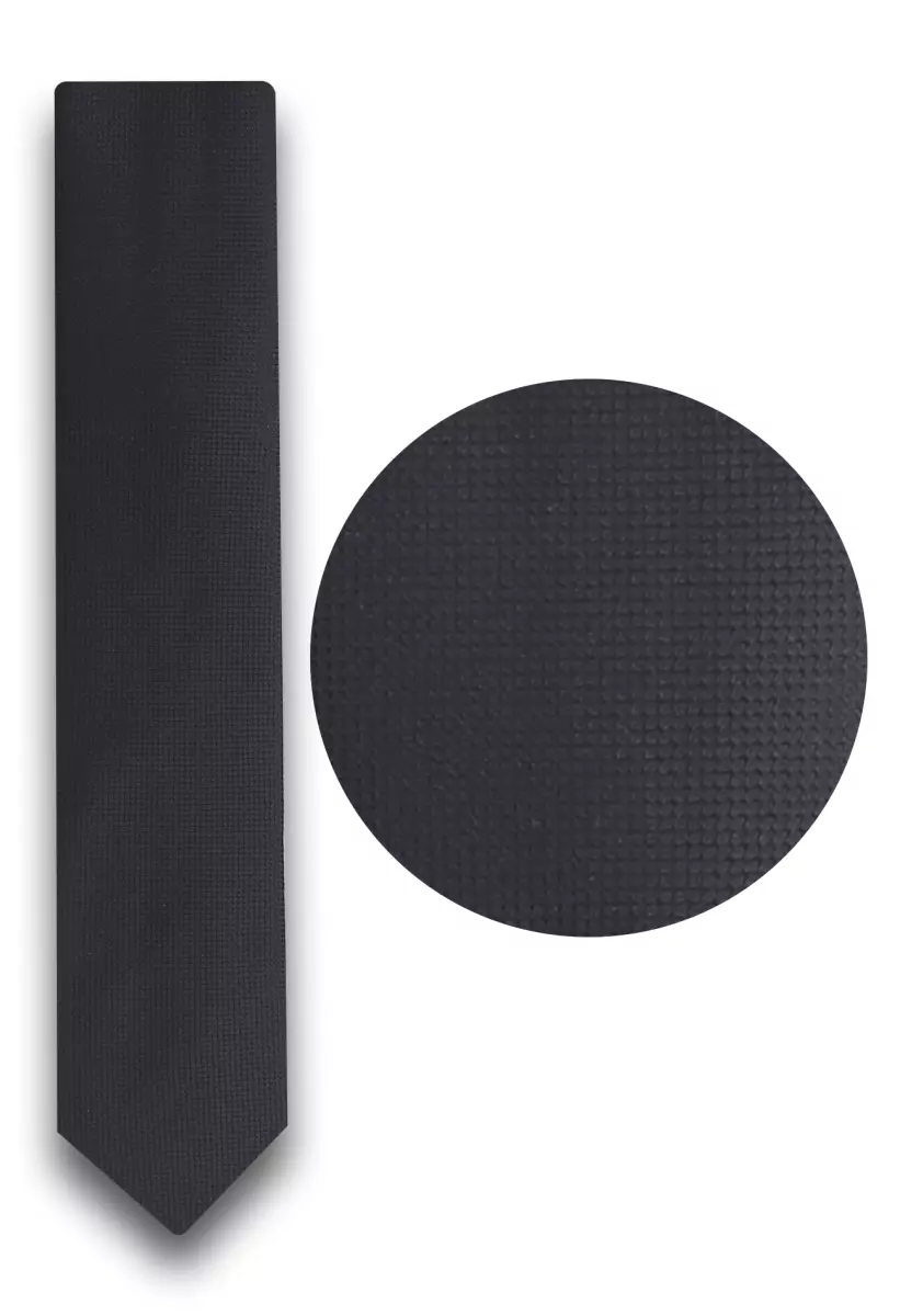 černá kravata s texturou