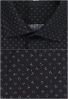 černá vzorovaná košile