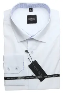 bílá košile s pěknými modrými doplňky