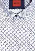 bílá košile s modrým vzorem