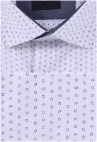 košile se zajímavým vzorem a šedými doplňky