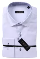 bílá košile s modrými doplňky