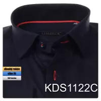 černá košile s červenými doplňky