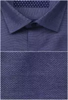 tmavě modrá košile s doplňky
